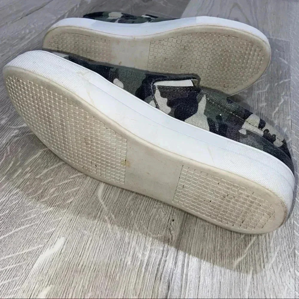 Steve Madden slip on camouflage women’s sz8.5. - Picture 6 of 7